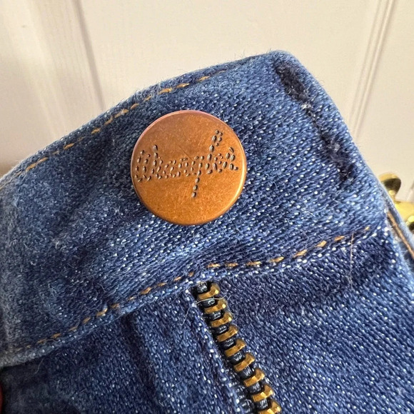 Wrangler Cowboy Cut Womens Size 11 X 32 Medium Wash GUC - Picture 6 of 6